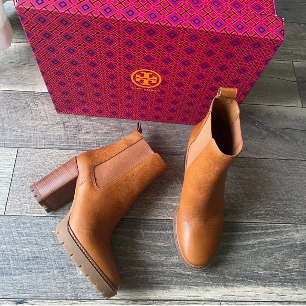 Tory Burch Lug 70MM Bootie Size 11 Leather Blanched Almond Brown Camel Tan NEW